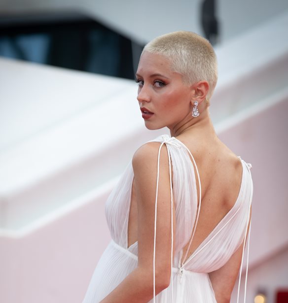 Iris Law | &#x39C;&#x3B5; grecian chic look &#x3C3;&#x3C4;&#x3BF; &#x3BA;&#x3CC;&#x3BA;&#x3BA;&#x3B9;&#x3BD;&#x3BF; &#x3C7;&#x3B1;&#x3BB;&#x3AF; &#x3C3;&#x3C4;&#x3B9;&#x3C2; &#x39A;&#x3AC;&#x3BD;&#x3BD;&#x3B5;&#x3C2;