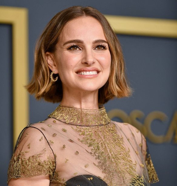 Natalie Portman | &#x38A;&#x3B4;&#x3C1;&#x3C5;&#x3C3;&#x3B5; &#x3B4;&#x3B9;&#x3BA;&#x3AE; &#x3C4;&#x3B7;&#x3C2; &#x3BF;&#x3BC;&#x3AC;&#x3B4;&#x3B1; &#x3C0;&#x3BF;&#x3B4;&#x3BF;&#x3C3;&#x3C6;&#x3B1;&#x3AF;&#x3C1;&#x3BF;&#x3C5; &#x3B3;&#x3B9;&#x3B1; &#x3BD;&#x3B1; &#x3B1;&#x3BB;&#x3BB;&#x3AC;&#x3BE;&#x3B5;&#x3B9; &#x3C4;&#x3B7;&#x3BD; &#x3C0;&#x3BF;&#x3B4;&#x3BF;&#x3C3;&#x3C6;&#x3B1;&#x3B9;&#x3C1;&#x3B9;&#x3BA;&#x3AE; &#x3BA;&#x3BF;&#x3C5;&#x3BB;&#x3C4;&#x3BF;&#x3CD;&#x3C1;&#x3B1;