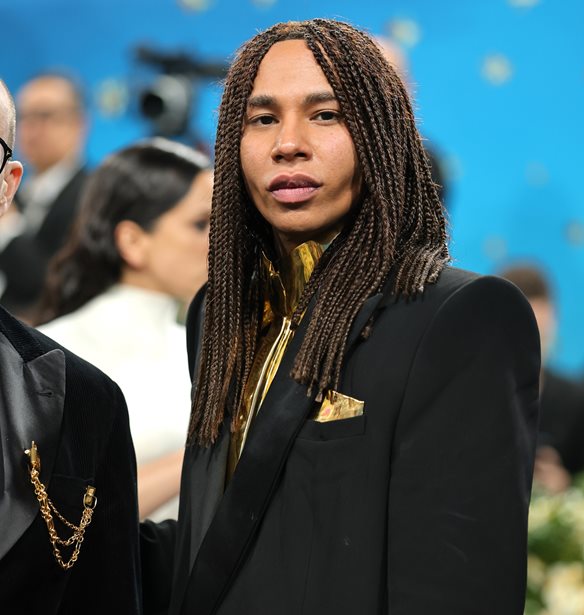 &#x39F; Olivier Rousteing &#x3B1;&#x3C0;&#x3BF;&#x3C7;&#x3C9;&#x3C1;&#x3B5;&#x3AF; &#x3B1;&#x3C0;&#x3CC; &#x3C4;&#x3BF;&#x3BD; &#x3BF;&#x3AF;&#x3BA;&#x3BF; Balmain