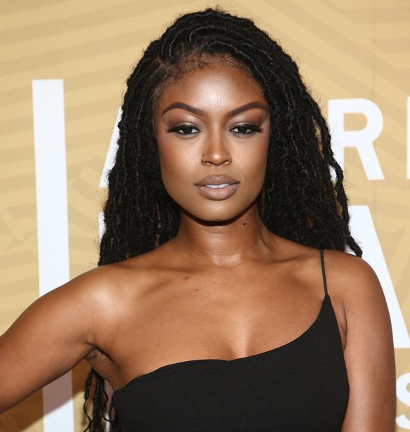 Javicia Leslie: &#x397; &#x3C0;&#x3C1;&#x3CE;&#x3C4;&#x3B7; &#x3BC;&#x3B1;&#x3CD;&#x3C1;&#x3B7; &#x3B7;&#x3B8;&#x3BF;&#x3C0;&#x3BF;&#x3B9;&#x3CC;&#x3C2; &#x3C3;&#x3C4;&#x3BF;&#x3BD; &#x3C1;&#x3CC;&#x3BB;&#x3BF; &#x3C4;&#x3B7;&#x3C2; Batwoman