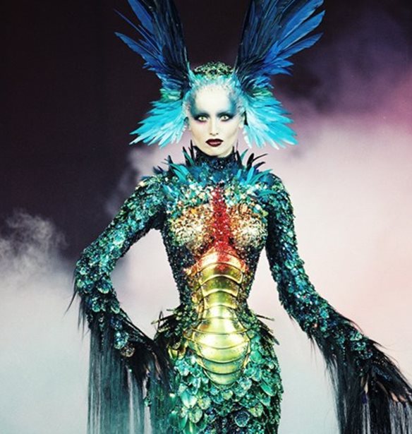 &#x39F;&#x3B9; &#x3B8;&#x3C1;&#x3C5;&#x3BB;&#x3B9;&#x3BA;&#x3AD;&#x3C2; &#x3B4;&#x3B7;&#x3BC;&#x3B9;&#x3BF;&#x3C5;&#x3C1;&#x3B3;&#x3AF;&#x3B5;&#x3C2; &#x3C4;&#x3BF;&#x3C5; Thierry Mugler &#x3C3;&#x3B5; &#x3BC;&#x3AF;&#x3B1; &#x3BC;&#x3B5;&#x3B3;&#x3AC;&#x3BB;&#x3B7; &#x3AD;&#x3BA;&#x3B8;&#x3B5;&#x3C3;&#x3B7;