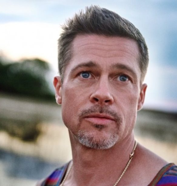 Brad Pitt | H &#x3BD;&#x3AD;&#x3B1; &#x3C3;&#x3CD;&#x3BD;&#x3C4;&#x3C1;&#x3BF;&#x3C6;&#x3CC;&#x3C2; &#x3C4;&#x3BF;&#x3C5; &#x3BC;&#x3BF;&#x3B9;&#x3AC;&#x3B6;&#x3B5;&#x3B9; &#x3C0;&#x3BF;&#x3BB;&#x3CD; &#x3BC;&#x3B5; &#x3C4;&#x3B7;&#x3BD; Angelina Jolie(!)