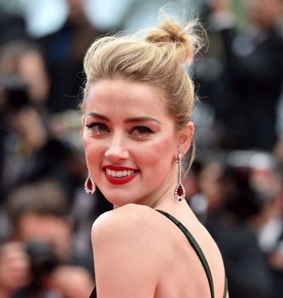 H &#x3AC;&#x3B3;&#x3C1;&#x3B9;&#x3B1; &#x3B3;&#x3BF;&#x3B7;&#x3C4;&#x3B5;&#x3AF;&#x3B1; &#x3C4;&#x3B7;&#x3C2; Amber Heard