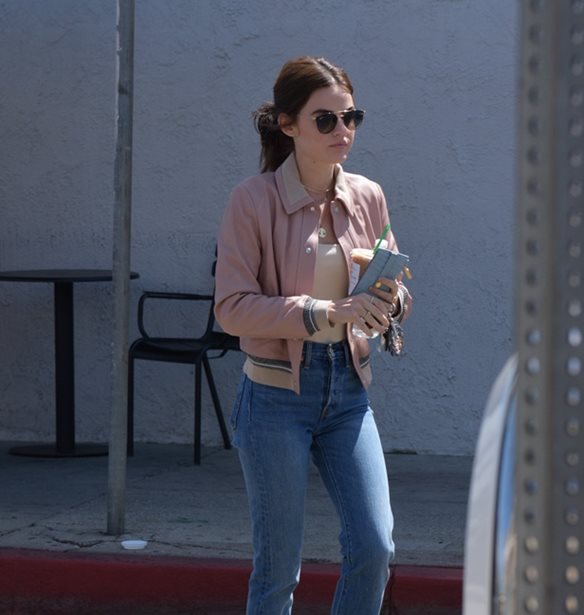 Lucy Hale: &#x3A0;&#x3BF;&#x3CD; &#x3C4;&#x3B7;&#x3BD; &#x3B5;&#x3BD;&#x3C4;&#x3CC;&#x3C0;&#x3B9;&#x3C3;&#x3B5; &#x3BF; &#x3C6;&#x3C9;&#x3C4;&#x3BF;&#x3B3;&#x3C1;&#x3B1;&#x3C6;&#x3B9;&#x3BA;&#x3CC;&#x3C2; &#x3C6;&#x3B1;&#x3BA;&#x3CC;&#x3C2;;