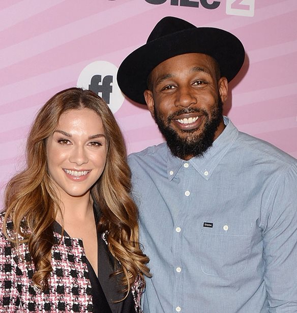 Allison Holker | &#x397; &#x3C3;&#x3CD;&#x3B6;&#x3C5;&#x3B3;&#x3BF;&#x3C2; &#x3C4;&#x3BF;&#x3C5; Dj tWitch &#x3C3;&#x3C0;&#x3AC;&#x3B5;&#x3B9; &#x3C4;&#x3B7; &#x3C3;&#x3B9;&#x3C9;&#x3C0;&#x3AE; &#x3C4;&#x3B7;&#x3C2; &#x3BC;&#x3AF;&#x3B1; &#x3B5;&#x3B2;&#x3B4;&#x3BF;&#x3BC;&#x3AC;&#x3B4;&#x3B1; &#x3BC;&#x3B5;&#x3C4;&#x3AC; &#x3C4;&#x3BF;&#x3BD; &#x3B8;&#x3AC;&#x3BD;&#x3B1;&#x3C4;&#x3CC; &#x3C4;&#x3BF;&#x3C5;