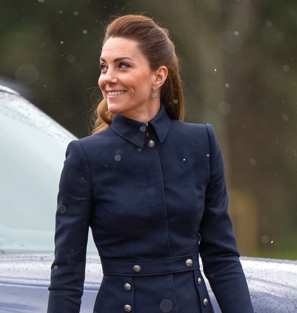 Kate Middleton: &#x397; &#x3BB;&#x3B5;&#x3C0;&#x3C4;&#x3BF;&#x3BC;&#x3AD;&#x3C1;&#x3B5;&#x3B9;&#x3B1; &#x3C0;&#x3BF;&#x3C5; &#x3B1;&#x3C0;&#x3BF;&#x3B3;&#x3B5;&#x3AF;&#x3C9;&#x3C3;&#x3B5; &#x3C4;&#x3BF; look &#x3C4;&#x3B7;&#x3C2;