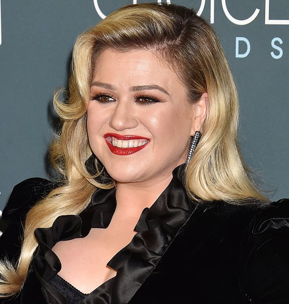 &#x397; Kelly Clarkson &#x3AD;&#x3C7;&#x3B1;&#x3C3;&#x3B5; &#x3AC;&#x3BC;&#x3B5;&#x3C3;&#x3B1; 25 &#x3BA;&#x3B9;&#x3BB;&#x3AC; &#x3C0;&#x3B1;&#x3AF;&#x3C1;&#x3BD;&#x3BF;&#x3BD;&#x3C4;&#x3B1;&#x3C2; &#x3B5;&#x3B9;&#x3B4;&#x3B9;&#x3BA;&#x3AC; &#x3C7;&#x3AC;&#x3C0;&#x3B9;&#x3B1;