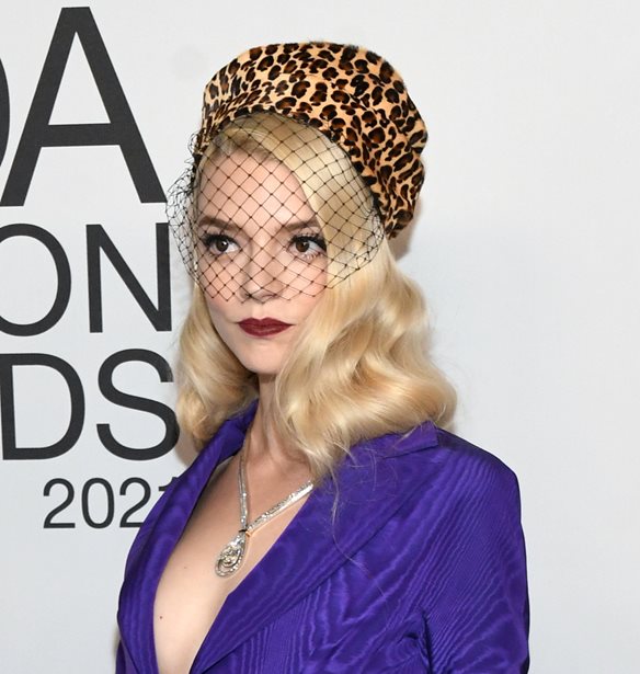 Anya Taylor-Joy: &quot;&#x395;&#x3AF;&#x3C7;&#x3B1; &#x3B4;&#x3B5;&#x3C7;&#x3C4;&#x3B5;&#x3AF; &#x3C0;&#x3BF;&#x3BB;&#x3CD; bullying &#x3CC;&#x3C4;&#x3B1;&#x3BD; &#x3AE;&#x3BC;&#x3BF;&#x3C5;&#x3BD; &#x3BC;&#x3B9;&#x3BA;&#x3C1;&#x3AE;&quot;