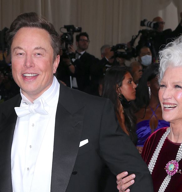 Maye Musk | &#x393;&#x3B9;&#x3B1;&#x3C4;&#x3AF; &#x3CC;&#x3C4;&#x3B1;&#x3BD; &#x3B5;&#x3C0;&#x3B9;&#x3C3;&#x3BA;&#x3AD;&#x3C0;&#x3C4;&#x3B5;&#x3C4;&#x3B1;&#x3B9; &#x3C4;&#x3BF;&#x3BD; &#x3B4;&#x3B9;&#x3C3;&#x3B5;&#x3BA;&#x3B1;&#x3C4;&#x3BF;&#x3BC;&#x3BC;&#x3C5;&#x3C1;&#x3B9;&#x3BF;&#x3CD;&#x3C7;&#x3BF; &#x3B3;&#x3B9;&#x3BF; &#x3C4;&#x3B7;&#x3C2;, Elon Musk, &#x3BA;&#x3BF;&#x3B9;&#x3BC;&#x3AC;&#x3C4;&#x3B1;&#x3B9; &#x3C3;&#x3C4;&#x3BF; &#x3B3;&#x3BA;&#x3B1;&#x3C1;&#x3AC;&#x3B6;;