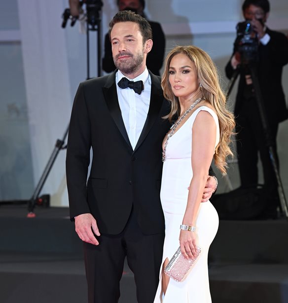&#x395;&#x3AF;&#x3BD;&#x3B1;&#x3B9; &#x3B5;&#x3C0;&#x3AF;&#x3C3;&#x3B7;&#x3BC;&#x3BF; | Jennifer Lopez &#x3BA;&#x3B1;&#x3B9; Ben Affleck &#x3C0;&#x3B1;&#x3AF;&#x3C1;&#x3BD;&#x3BF;&#x3C5;&#x3BD; &#x3B4;&#x3B9;&#x3B1;&#x3B6;&#x3CD;&#x3B3;&#x3B9;&#x3BF; &#x3BC;&#x3B5;&#x3C4;&#x3AC; &#x3B1;&#x3C0;&#x3CC; &#x3B4;&#x3CD;&#x3BF; &#x3C7;&#x3C1;&#x3CC;&#x3BD;&#x3B9;&#x3B1; &#x3B3;&#x3AC;&#x3BC;&#x3BF;&#x3C5;