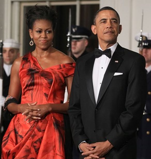 Barack &#x3BA;&#x3B1;&#x3B9; Michelle Obama: &#x391;&#x3C0;&#x3BF;&#x3C7;&#x3B1;&#x3B9;&#x3C1;&#x3B5;&#x3C4;&#x3BF;&#x3CD;&#x3BD; &#x3C4;&#x3B7;&#x3BD; Aretha Franklin