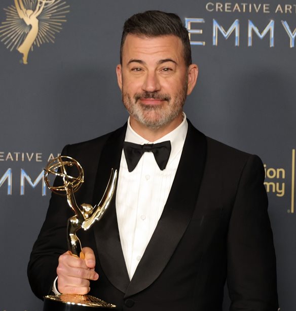 Jimmy Kimmel | &#x395;&#x3C0;&#x3B9;&#x3C3;&#x3C4;&#x3C1;&#x3AD;&#x3C6;&#x3B5;&#x3B9; &#x3B7; &#x3B5;&#x3BA;&#x3C0;&#x3BF;&#x3BC;&#x3C0;&#x3AE; &#x3C4;&#x3BF;&#x3C5;, &#x3BC;&#x3CC;&#x3BB;&#x3B9;&#x3C2; &#x3BC;&#x3AF;&#x3B1; &#x3B5;&#x3B2;&#x3B4;&#x3BF;&#x3BC;&#x3AC;&#x3B4;&#x3B1; &#x3BC;&#x3B5;&#x3C4;&#x3AC; &#x3C4;&#x3B7;&#x3BD; &#x3B1;&#x3B9;&#x3C6;&#x3BD;&#x3AF;&#x3B4;&#x3B9;&#x3B1; &#x3B4;&#x3B9;&#x3B1;&#x3BA;&#x3BF;&#x3C0;&#x3AE; &#x3C4;&#x3B7;&#x3C2;