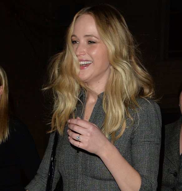 #GirlsNightOut | H Jennifer Lawrence &#x3BA;&#x3B1;&#x3B9; &#x3B7; Adele &#x3BD;&#x3C5;&#x3C7;&#x3C4;&#x3BF;&#x3C0;&#x3B5;&#x3C1;&#x3C0;&#x3AC;&#x3C4;&#x3B7;&#x3C3;&#x3B1;&#x3BD; &#x3C3;&#x3C4;&#x3B7; &#x39D;&#x3AD;&#x3B1; &#x3A5;&#x3CC;&#x3C1;&#x3BA;&#x3B7;