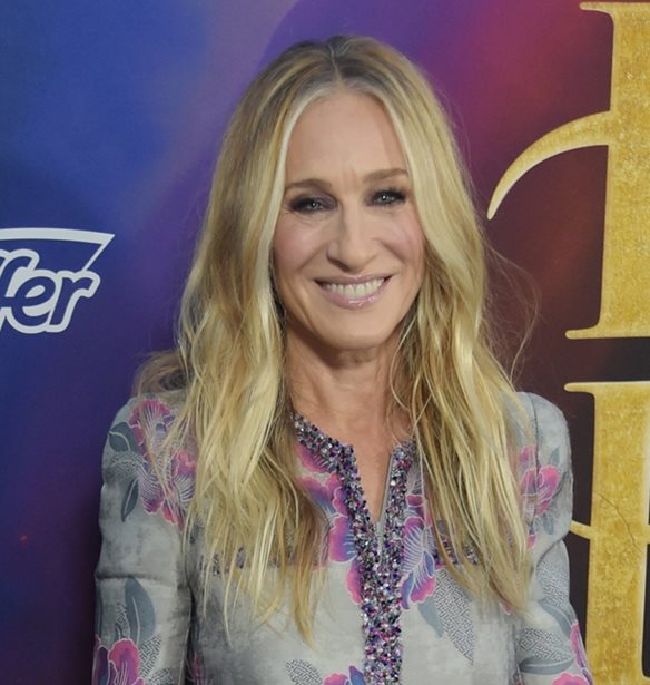 Sarah Jessica Parker | &#x397; &#x3B5;&#x3BC;&#x3C6;&#x3AC;&#x3BD;&#x3B9;&#x3C3;&#x3B7; &#x3BC;&#x3B5; &#x3C4;&#x3B9;&#x3C2; &#x3B4;&#x3AF;&#x3B4;&#x3C5;&#x3BC;&#x3B5;&#x3C2; &#x3BA;&#x3CC;&#x3C1;&#x3B5;&#x3C2; &#x3C4;&#x3B7;&#x3C2;