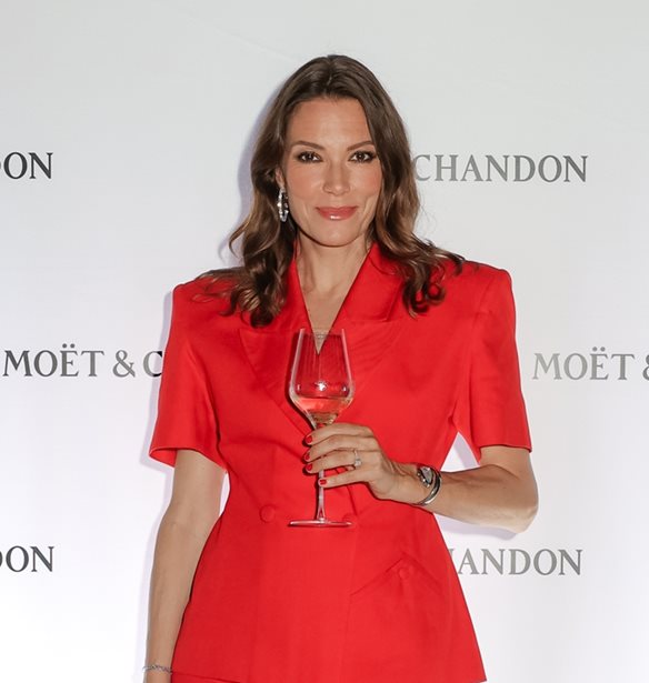&#x39B;&#x3AC;&#x3BC;&#x3C8;&#x3B7; &#x3BA;&#x3B1;&#x3B9; &#x3BA;&#x3BF;&#x3C3;&#x3BC;&#x3BF;&#x3C0;&#x3BF;&#x3BB;&#x3AF;&#x3C4;&#x3B9;&#x3BA;&#x3B7; &#x3B4;&#x3B9;&#x3AC;&#x3B8;&#x3B5;&#x3C3;&#x3B7; &#x3C3;&#x3C4;&#x3BF; Mo&#xEB;t &amp; Chandon Welcome Party &#x3C4;&#x3BF;&#x3C5; Spetses Classic Yacht Regatta 2025