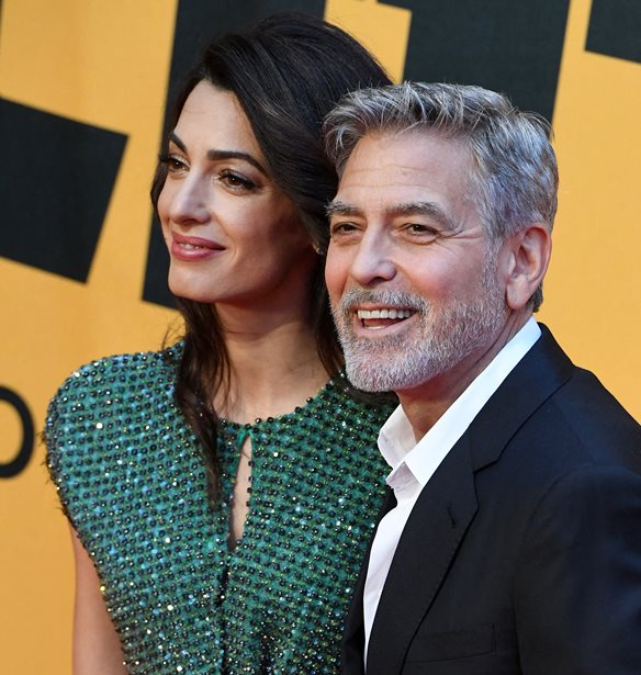 George &amp; Amal Clooney: &#x394;&#x3C9;&#x3C1;&#x3AF;&#x3B6;&#x3BF;&#x3C5;&#x3BD; &#x3C0;&#x3AC;&#x3BD;&#x3C9; &#x3B1;&#x3C0;&#x3CC; 1 &#x3B5;&#x3BA;&#x3B1;&#x3C4;. &#x3B4;&#x3BF;&#x3BB;&#x3AC;&#x3C1;&#x3B9;&#x3B1; &#x3B3;&#x3B9;&#x3B1; &#x3C4;&#x3B7;&#x3BD; &#x3BA;&#x3B1;&#x3C4;&#x3B1;&#x3C0;&#x3BF;&#x3BB;&#x3AD;&#x3BC;&#x3B7;&#x3C3;&#x3B7; &#x3C4;&#x3BF;&#x3C5; &#x3BA;&#x3BF;&#x3C1;&#x3C9;&#x3BD;&#x3BF;&#x3CA;&#x3BF;&#x3CD;