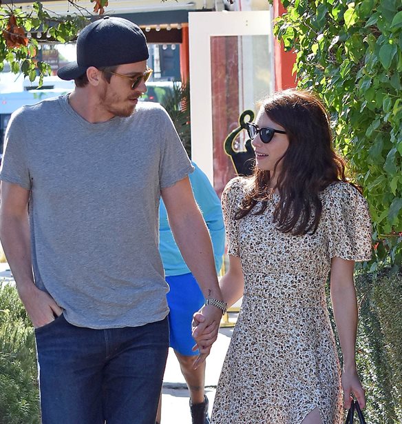 Emma Roberts | &#x3A7;&#x3CE;&#x3C1;&#x3B9;&#x3C3;&#x3B5; &#x3BC;&#x3B5; &#x3C4;&#x3BF;&#x3BD; Garrett Hedlund &#x3AD;&#x3BD;&#x3B1; &#x3C7;&#x3C1;&#x3CC;&#x3BD;&#x3BF; &#x3BC;&#x3B5;&#x3C4;&#x3AC; &#x3C4;&#x3B7; &#x3B3;&#x3AD;&#x3BD;&#x3BD;&#x3B7;&#x3C3;&#x3B7; &#x3C4;&#x3BF;&#x3C5; &#x3C0;&#x3B1;&#x3B9;&#x3B4;&#x3B9;&#x3BF;&#x3CD; &#x3C4;&#x3BF;&#x3C5;&#x3C2;