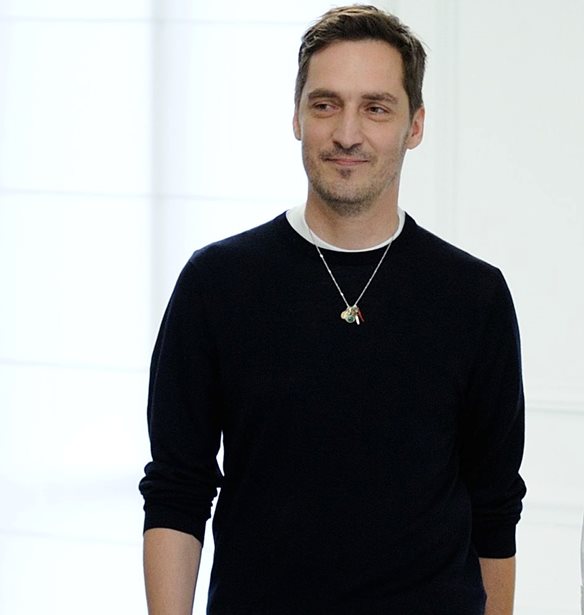 O Serge Ruffieux &#x3B5;&#x3AF;&#x3BD;&#x3B1;&#x3B9; &#x3BF; &#x3BD;&#x3AD;&#x3BF;&#x3C2; &#x3B4;&#x3B9;&#x3B5;&#x3C5;&#x3B8;&#x3C5;&#x3BD;&#x3C4;&#x3AE;&#x3C2; &#x3C4;&#x3BF;&#x3C5; &#x3BF;&#x3AF;&#x3BA;&#x3BF;&#x3C5; Carven