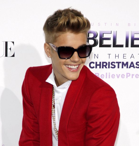 Justin Bieber | &#x3A4;&#x3BF; viral &#x3B2;&#x3AF;&#x3BD;&#x3C4;&#x3B5;&#x3BF; &#x3C0;&#x3BF;&#x3C5; &#x3BF;&#x3B9; fans &#x3C7;&#x3B1;&#x3C1;&#x3B1;&#x3BA;&#x3C4;&#x3AE;&#x3C1;&#x3B9;&#x3C3;&#x3B1;&#x3BD; &quot;&#x3B1;&#x3BD;&#x3B7;&#x3C3;&#x3C5;&#x3C7;&#x3B7;&#x3C4;&#x3B9;&#x3BA;&#x3CC;&quot; &#x3BA;&#x3B1;&#x3B9; &#x3B4;&#x3B5;&#x3AF;&#x3C7;&#x3BD;&#x3B5;&#x3B9; &#x3C0;&#x3CC;&#x3C3;&#x3BF; &#x3AC;&#x3C3;&#x3C7;&#x3B7;&#x3BC;&#x3B1; &#x3C4;&#x3BF;&#x3C5; &#x3C6;&#x3AD;&#x3C1;&#x3BF;&#x3BD;&#x3C4;&#x3B1;&#x3BD; &#x3C9;&#x3C2; &#x3C0;&#x3B1;&#x3B9;&#x3B4;&#x3AF;-&#x3C3;&#x3C4;&#x3B1;&#x3C1;