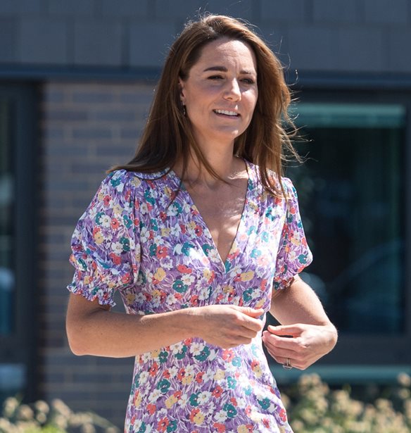 H Kate Middleton &#x3AC;&#x3BB;&#x3BB;&#x3B1;&#x3BE;&#x3B5; &#x3C4;&#x3B1; &#x3BC;&#x3B1;&#x3BB;&#x3BB;&#x3B9;&#x3AC; &#x3C4;&#x3B7;&#x3C2;