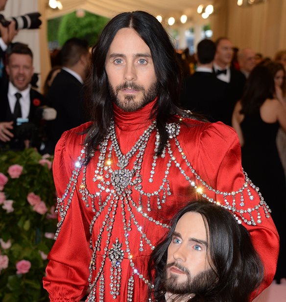 Met Gala 2020: &#x391;&#x3BD;&#x3B1;&#x3B2;&#x3AC;&#x3BB;&#x3BB;&#x3B5;&#x3C4;&#x3B1;&#x3B9; &#x3BB;&#x3CC;&#x3B3;&#x3C9; &#x3BA;&#x3BF;&#x3C1;&#x3C9;&#x3BD;&#x3BF;&#x3CA;&#x3BF;&#x3CD;
