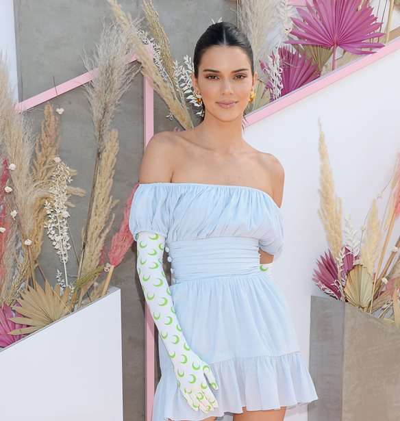&#x391;&#x3C5;&#x3C4;&#x3CC; &#x3C4;&#x3BF; &#x3BC;&#x3C0;&#x3B9;&#x3BA;&#x3AF;&#x3BD;&#x3B9; &#x3C4;&#x3B7;&#x3C2; Kendall Jenner &#x3BC;&#x3CC;&#x3BB;&#x3B9;&#x3C2; &#x3C0;&#x3C1;&#x3BF;&#x3C3;&#x3C4;&#x3AD;&#x3B8;&#x3B7;&#x3BA;&#x3B5; &#x3C3;&#x3C4;&#x3B1; &#x3B1;&#x3B3;&#x3B1;&#x3C0;&#x3B7;&#x3BC;&#x3AD;&#x3BD;&#x3B1; &#x3BC;&#x3B1;&#x3C2;