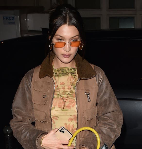 Bella Hadid: &#x397; &#x3B1;&#x3BE;&#x3B9;&#x3BF;&#x3BB;&#x3AC;&#x3C4;&#x3C1;&#x3B5;&#x3C5;&#x3C4;&#x3B7; &#x3C0;&#x3B1;&#x3B9;&#x3B4;&#x3B9;&#x3BA;&#x3AE; &#x3C6;&#x3C9;&#x3C4;&#x3BF;&#x3B3;&#x3C1;&#x3B1;&#x3C6;&#x3AF;&#x3B1; &#x3BA;&#x3B1;&#x3B9; &#x3B7; &#x3BF;&#x3BC;&#x3BF;&#x3B9;&#x3CC;&#x3C4;&#x3B7;&#x3C4;&#x3B1; &#x3BC;&#x3B5; &#x3C4;&#x3B7; &#x3BC;&#x3B7;&#x3C4;&#x3AD;&#x3C1;&#x3B1; &#x3C4;&#x3B7;&#x3C2;