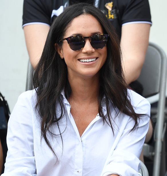 &#x397; chic &#x3BC;&#x3C0;&#x3BB;&#x3BF;&#x3CD;&#x3B6;&#x3B1; &#x3C4;&#x3B7;&#x3C2; Meghan Markle &#x3C0;&#x3BF;&#x3C5; &#x3AD;&#x3B3;&#x3B9;&#x3BD;&#x3B5; sold out &#x3B5;&#x3AF;&#x3BD;&#x3B1;&#x3B9; &#x3BA;&#x3B1;&#x3B9; &#x3C0;&#x3AC;&#x3BB;&#x3B9; &#x3B4;&#x3B9;&#x3B1;&#x3B8;&#x3AD;&#x3C3;&#x3B9;&#x3BC;&#x3B7;