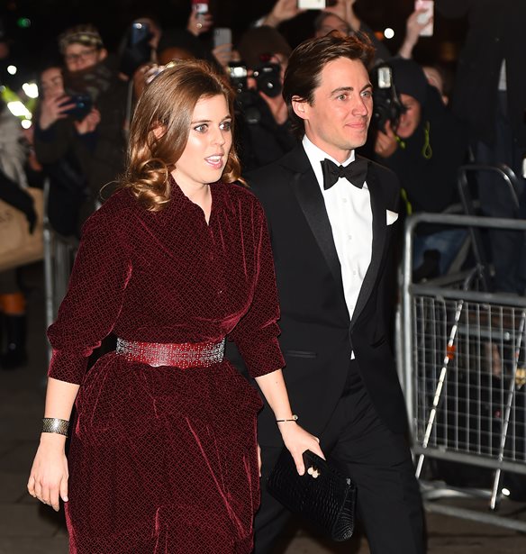 &#x3A0;&#x3C1;&#x3B9;&#x3B3;&#x3BA;&#x3AF;&#x3C0;&#x3B9;&#x3C3;&#x3C3;&#x3B1; &#x392;&#x3B5;&#x3B1;&#x3C4;&#x3C1;&#x3AF;&#x3BA;&#x3B7; &amp; Edoardo Mapelli Mozzi: &#x3A4;&#x3B1; &#x3B5;&#x3C0;&#x3AF;&#x3C3;&#x3B7;&#x3BC;&#x3B1; &#x3C0;&#x3BF;&#x3C1;&#x3C4;&#x3C1;&#x3B1;&#x3AF;&#x3C4;&#x3B1; &#x3B1;&#x3C1;&#x3C1;&#x3B1;&#x3B2;&#x3CE;&#x3BD;&#x3C9;&#x3BD; &#x3C4;&#x3BF;&#x3C5;&#x3C2;