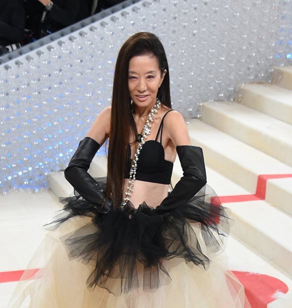 Vera Wang | &#x397; &#x3C6;&#x3C9;&#x3C4;&#x3BF;&#x3B3;&#x3C1;&#x3B1;&#x3C6;&#x3AF;&#x3B1; &#x3C0;&#x3BF;&#x3C5; &#x3B4;&#x3B7;&#x3BC;&#x3BF;&#x3C3;&#x3AF;&#x3B5;&#x3C5;&#x3C3;&#x3B5; &#x3B3;&#x3B9;&#x3B1; &#x3C4;&#x3B1; &#x3B3;&#x3B5;&#x3BD;&#x3AD;&#x3B8;&#x3BB;&#x3B9;&#x3AC; &#x3C4;&#x3B7;&#x3C2; &#x3B4;&#x3B5;&#x3BD; &#x3AE;&#x3C4;&#x3B1;&#x3BD; &#x3B1;&#x3C5;&#x3C4;&#x3AE; &#x3C0;&#x3BF;&#x3C5; &#x3C0;&#x3B5;&#x3C1;&#x3AF;&#x3BC;&#x3B5;&#x3BD;&#x3B1;&#x3BD; &#x3BF;&#x3B9; followers &#x3C4;&#x3B7;&#x3C2;