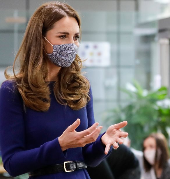 Kate Middleton | &#x3A4;&#x3B7;&#x3BD; &#x3B5;&#x3AF;&#x3C7;&#x3B1;&#x3BD; &#x3C3;&#x3C5;&#x3BC;&#x3B2;&#x3BF;&#x3C5;&#x3BB;&#x3AD;&#x3C8;&#x3B5;&#x3B9; &#x3BD;&#x3B1; &#x3BC;&#x3B7;&#x3BD; &#x3BA;&#x3AC;&#x3BD;&#x3B5;&#x3B9; &#x3AC;&#x3BB;&#x3BB;&#x3BF; &#x3C0;&#x3B1;&#x3B9;&#x3B4;&#x3AF;