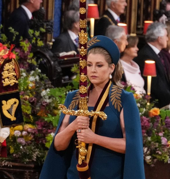 Penny Mordaunt: &#x3C4;&#x3BF; &#x3C0;&#x3C1;&#x3CC;&#x3C3;&#x3C9;&#x3C0;&#x3BF; &#x3C0;&#x3BF;&#x3C5; &#x3AD;&#x3BB;&#x3B1;&#x3BC;&#x3C8;&#x3B5; &#x3C3;&#x3C4;&#x3B7; &#x3A3;&#x3C4;&#x3AD;&#x3C8;&#x3B7; &#x3C0;&#x3AE;&#x3C1;&#x3B5; &#x3C4;&#x3B7;&#x3BD; &#x3B5;&#x3BA;&#x3B4;&#x3AF;&#x3BA;&#x3B7;&#x3C3;&#x3AE; &#x3C4;&#x3B7;&#x3C2;