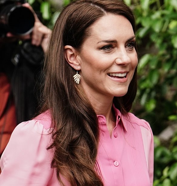 Kate Middleton | &#x393;&#x3B9;&#x3B1;&#x3C4;&#x3AF; &#x3B4;&#x3B5;&#x3BD; &#x3B1;&#x3BD;&#x3B1;&#x3BC;&#x3AD;&#x3BD;&#x3B5;&#x3C4;&#x3B1;&#x3B9; &#x3BD;&#x3B1; &#x3BA;&#x3AC;&#x3BD;&#x3B5;&#x3B9; &#x3AC;&#x3BB;&#x3BB;&#x3B7; &#x3B4;&#x3B7;&#x3BC;&#x3CC;&#x3C3;&#x3B9;&#x3B1; &#x3B5;&#x3BC;&#x3C6;&#x3AC;&#x3BD;&#x3B9;&#x3C3;&#x3B7; &#x3BC;&#x3B5;&#x3C4;&#x3AC; &#x3C4;&#x3BF; Wimbledon