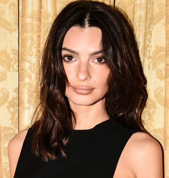 Emily Ratajkowski | &#x39C;&#x3B5; &#x3C4;&#x3BF; &#x3C0;&#x3B9;&#x3BF; &#x3B1;&#x3C0;&#x3BF;&#x3BA;&#x3B1;&#x3BB;&#x3C5;&#x3C0;&#x3C4;&#x3B9;&#x3BA;&#x3CC; revenge dress &#x3B4;&#x3B9;&#x3B1; &#x3C7;&#x3B5;&#x3B9;&#x3C1;&#x3CC;&#x3C2; Celia Kritharioti