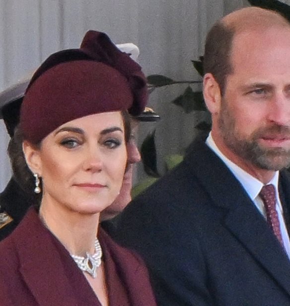 Kate Middleton | &#x397; &#x3B5;&#x3C0;&#x3B9;&#x3C3;&#x3C4;&#x3C1;&#x3BF;&#x3C6;&#x3AE; &#x3C3;&#x3C4;&#x3B7; &#x3B4;&#x3B7;&#x3BC;&#x3CC;&#x3C3;&#x3B9;&#x3B1; &#x3B6;&#x3C9;&#x3AE; &#x3BA;&#x3B1;&#x3B9; &#x3C3;&#x3C4;&#x3B1; &#x3BA;&#x3B1;&#x3B8;&#x3AE;&#x3BA;&#x3BF;&#x3BD;&#x3C4;&#x3AC; &#x3C4;&#x3B7;&#x3C2; - &#x397; &#x3BD;&#x3AD;&#x3B1; &#x3B4;&#x3B7;&#x3BC;&#x3CC;&#x3C3;&#x3B9;&#x3B1; &#x3B5;&#x3BC;&#x3C6;&#x3AC;&#x3BD;&#x3B9;&#x3C3;&#x3B7;