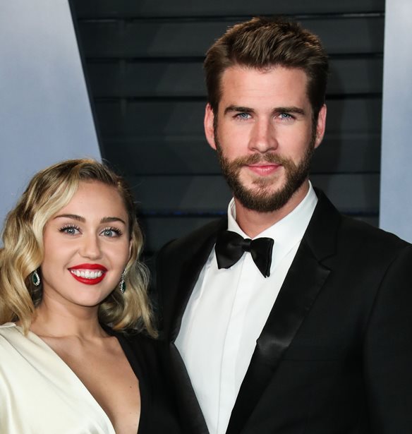 Liam Hemsworth | &#x397; &#x3B1;&#x3BD;&#x3AC;&#x3C1;&#x3C4;&#x3B7;&#x3C3;&#x3B7; &#x3C4;&#x3B7;&#x3C2; &#x3C3;&#x3C5;&#x3BD;&#x3C4;&#x3C1;&#x3CC;&#x3C6;&#x3BF;&#x3C5; &#x3C4;&#x3BF;&#x3C5; &#x3CD;&#x3C3;&#x3C4;&#x3B5;&#x3C1;&#x3B1; &#x3B1;&#x3C0;&#x3CC; &#x3C4;&#x3BF; &#x3C4;&#x3C1;&#x3B1;&#x3B3;&#x3BF;&#x3CD;&#x3B4;&#x3B9; - &#x3C3;&#x3C0;&#x3CC;&#x3BD;&#x3C4;&#x3B1; &#x3C4;&#x3B7;&#x3C2; &#x3C0;&#x3C1;&#x3CE;&#x3B7;&#x3BD; &#x3C4;&#x3BF;&#x3C5;, Miley Cyrus