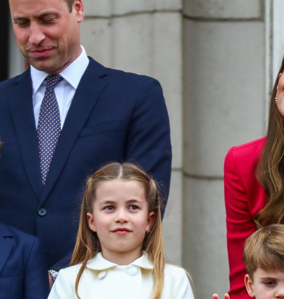 &#x397; Kate Middleton &#x3C4;&#x3B1;&#x3BE;&#x3AF;&#x3B4;&#x3B5;&#x3C8;&#x3B5; &#x3BC;&#x3B5; &#x3C4;&#x3B1; &#x3C0;&#x3B1;&#x3B9;&#x3B4;&#x3B9;&#x3AC; &#x3C4;&#x3B7;&#x3C2; &#x3C3;&#x3C4;&#x3B7; &#x3A3;&#x3BA;&#x3C9;&#x3C4;&#x3AF;&#x3B1; &#x3C3;&#x3B5; &#x3BF;&#x3B9;&#x3BA;&#x3BF;&#x3BD;&#x3BF;&#x3BC;&#x3B9;&#x3BA;&#x3AE; &#x3B8;&#x3AD;&#x3C3;&#x3B7; (&#x3B2;&#x3AF;&#x3BD;&#x3C4;&#x3B5;&#x3BF;)
