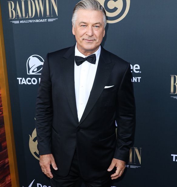 Alec Baldwin | &#x3A3;&#x3BA;&#x3BF;&#x3C4;&#x3CE;&#x3B8;&#x3B7;&#x3BA;&#x3B5; &#x3B7; &#x3BA;&#x3B9;&#x3BD;&#x3B7;&#x3BC;&#x3B1;&#x3C4;&#x3BF;&#x3B3;&#x3C1;&#x3B1;&#x3C6;&#x3AF;&#x3C3;&#x3C4;&#x3C1;&#x3B9;&#x3B1; Halyna Huchins &#x3B1;&#x3C0;&#x3CC; &#x3C8;&#x3B5;&#x3CD;&#x3C4;&#x3B9;&#x3BA;&#x3BF; &#x3CC;&#x3C0;&#x3BB;&#x3BF; &#x3C0;&#x3BF;&#x3C5; &#x3C7;&#x3C1;&#x3B7;&#x3C3;&#x3B9;&#x3BC;&#x3BF;&#x3C0;&#x3BF;&#x3AF;&#x3B7;&#x3C3;&#x3B5; &#x3BF; &#x3B7;&#x3B8;&#x3BF;&#x3C0;&#x3BF;&#x3B9;&#x3CC;&#x3C2; &#x3C3;&#x3C4;&#x3B1; &#x3B3;&#x3C5;&#x3C1;&#x3AF;&#x3C3;&#x3BC;&#x3B1;&#x3C4;&#x3B1; &#x3C4;&#x3B7;&#x3C2; &#x3BD;&#x3AD;&#x3B1;&#x3C2; &#x3C4;&#x3BF;&#x3C5;&#x3C2; &#x3C4;&#x3B1;&#x3B9;&#x3BD;&#x3AF;&#x3B1;&#x3C2;