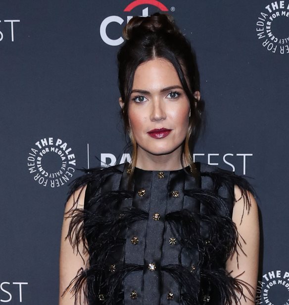 Baby No.2 | &#x397; Mandy Moore &#x3C0;&#x3B5;&#x3C1;&#x3B9;&#x3BC;&#x3AD;&#x3BD;&#x3B5;&#x3B9; &#x3C4;&#x3BF; &#x3B4;&#x3B5;&#x3CD;&#x3C4;&#x3B5;&#x3C1;&#x3BF; &#x3C0;&#x3B1;&#x3B9;&#x3B4;&#x3AF; &#x3C4;&#x3B7;&#x3C2;