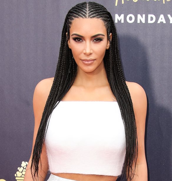 &#x393;&#x3B9;&#x3B1;&#x3C4;&#x3AF; &#x3B7; Kim Kardashian &#x3AD;&#x3B4;&#x3C9;&#x3C3;&#x3B5; &#x3B4;&#x3B9;&#x3AC;&#x3BB;&#x3B5;&#x3BE;&#x3B7; &#x3C3;&#x3C4;&#x3BF; Harvard; &#x397; &#x3C3;&#x3BA;&#x3BB;&#x3B7;&#x3C1;&#x3AE; &#x3BA;&#x3C1;&#x3B9;&#x3C4;&#x3B9;&#x3BA;&#x3AE; &#x3C0;&#x3BF;&#x3C5; &#x3B4;&#x3AD;&#x3C7;&#x3C4;&#x3B7;&#x3BA;&#x3B5; &#x3C3;&#x3C4;&#x3B1; social media