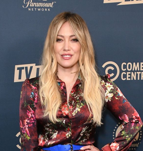 Hilary Duff | &#x391;&#x3C0;&#x3AD;&#x3C4;&#x3B9;&#x3BD;&#x3B5; &#x3C6;&#x3CC;&#x3C1;&#x3BF; &#x3C4;&#x3B9;&#x3BC;&#x3AE;&#x3C2; &#x3C3;&#x3C4;&#x3BF;&#x3BD; &quot;&#x3B5;&#x3C6;&#x3B7;&#x3B2;&#x3B9;&#x3BA;&#x3CC;&quot; &#x3AD;&#x3C1;&#x3C9;&#x3C4;&#x3B1; &#x3BA;&#x3B1;&#x3B9; &#x3C0;&#x3C1;&#x3CE;&#x3B7;&#x3BD; &#x3C3;&#x3CD;&#x3BD;&#x3C4;&#x3C1;&#x3BF;&#x3C6;&#x3CC; &#x3C4;&#x3B7;&#x3C2; Aaron Carter &#x3BC;&#x3B5;&#x3C4;&#x3AC; &#x3C4;&#x3B7;&#x3BD; &#x3B5;&#x3AF;&#x3B4;&#x3B7;&#x3C3;&#x3B7; &#x3C4;&#x3BF;&#x3C5; &#x3B8;&#x3B1;&#x3BD;&#x3AC;&#x3C4;&#x3BF;&#x3C5; &#x3C4;&#x3BF;&#x3C5;