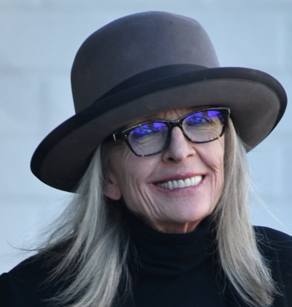 &#x397; &#x3B5;&#x3B9;&#x3BA;&#x3CC;&#x3BD;&#x3B1; &#x3C4;&#x3B7;&#x3C2; Diane Keaton &#x3BB;&#x3AF;&#x3B3;&#x3BF; &#x3C0;&#x3C1;&#x3B9;&#x3BD; &#x3C6;&#x3CD;&#x3B3;&#x3B5;&#x3B9; &#x3B1;&#x3C0;&#x3CC; &#x3C4;&#x3B7; &#x3B6;&#x3C9;&#x3AE;
