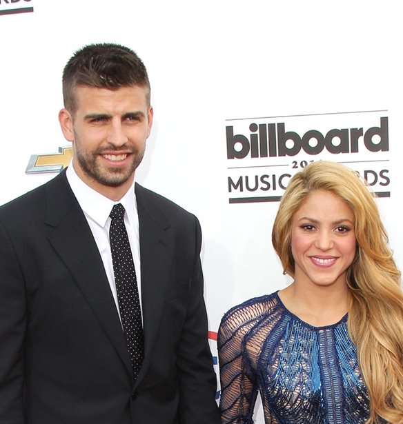 Gerard Pique | &#x395;&#x3B3;&#x3BA;&#x3B1;&#x3C4;&#x3B1;&#x3BB;&#x3B5;&#x3AF;&#x3C0;&#x3B5;&#x3B9; &#x3BF;&#x3C1;&#x3B9;&#x3C3;&#x3C4;&#x3B9;&#x3BA;&#x3AC; &#x3C4;&#x3B7;&#x3BD; &#x3BA;&#x3B1;&#x3C1;&#x3B9;&#x3AD;&#x3C1;&#x3B1; &#x3C4;&#x3BF;&#x3C5; &#x3C3;&#x3C4;&#x3BF; &#x3C0;&#x3BF;&#x3B4;&#x3CC;&#x3C3;&#x3C6;&#x3B1;&#x3B9;&#x3C1;&#x3BF; &#x3B4;&#x3CD;&#x3BF; &#x3BC;&#x3AE;&#x3BD;&#x3B5;&#x3C2; &#x3BC;&#x3B5;&#x3C4;&#x3AC; &#x3C4;&#x3BF;&#x3BD; &#x3C7;&#x3C9;&#x3C1;&#x3B9;&#x3C3;&#x3BC;&#x3CC; &#x3C4;&#x3BF;&#x3C5; &#x3BC;&#x3B5; &#x3C4;&#x3B7;&#x3BD; Shakira