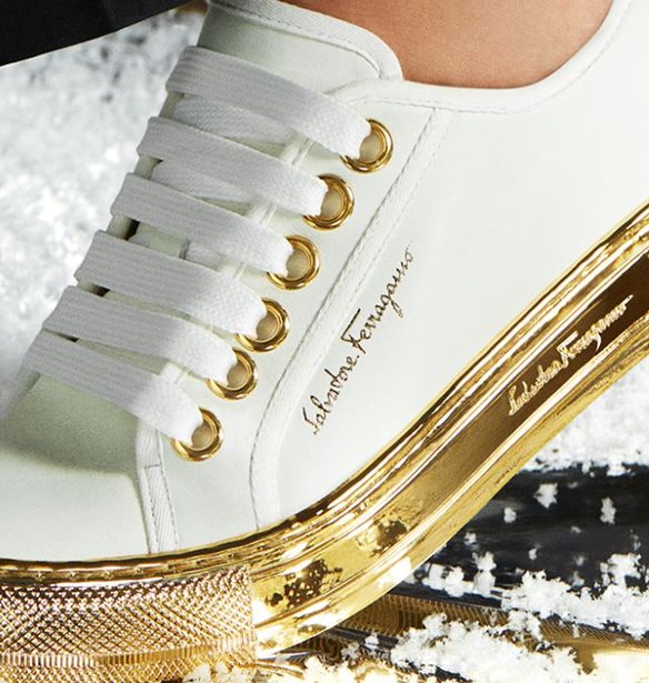 Unwrapping Joy | &#x397; &#x3BD;&#x3AD;&#x3B1; &#x3C3;&#x3C5;&#x3BB;&#x3BB;&#x3BF;&#x3B3;&#x3AE; Holiday 2020 &#x3C4;&#x3BF;&#x3C5; &#x3BF;&#x3AF;&#x3BA;&#x3BF;&#x3C5; Ferragamo