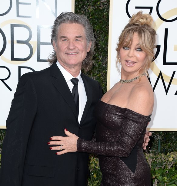 Goldie Hawn &amp; Kurt Russel: &#x3A6;&#x3C9;&#x3C4;&#x3BF;&#x3B3;&#x3C1;&#x3B1;&#x3C6;&#x3AF;&#x3B6;&#x3BF;&#x3BD;&#x3C4;&#x3B1;&#x3B9; &#x3BC;&#x3B1;&#x3B6;&#x3AF; &#x3B3;&#x3B9;&#x3B1; &#x3C4;&#x3B7;&#x3BD; &#x3C7;&#x3C1;&#x3B9;&#x3C3;&#x3C4;&#x3BF;&#x3C5;&#x3B3;&#x3B5;&#x3BD;&#x3BD;&#x3B9;&#x3AC;&#x3C4;&#x3B9;&#x3BA;&#x3B7; &#x3BA;&#x3AC;&#x3C1;&#x3C4;&#x3B1; &#x3C4;&#x3BF;&#x3C5;&#x3C2;