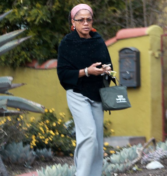 &#x397; &#x3BC;&#x3B1;&#x3BC;&#x3AC; &#x3C4;&#x3B7;&#x3C2; Meghan Markle &#x3BC;&#x3B5;&#x3C4;&#x3B1;&#x3BA;&#x3CC;&#x3BC;&#x3B9;&#x3C3;&#x3B5; &#x3BC;&#x3B1;&#x3B6;&#x3AF; &#x3C4;&#x3B7;&#x3C2; &#x3BA;&#x3B1;&#x3B9; &#x3BC;&#x3B5; &#x3C4;&#x3BF;&#x3BD; &#x3C0;&#x3C1;&#x3AF;&#x3B3;&#x3BA;&#x3B9;&#x3C0;&#x3B1; Harry