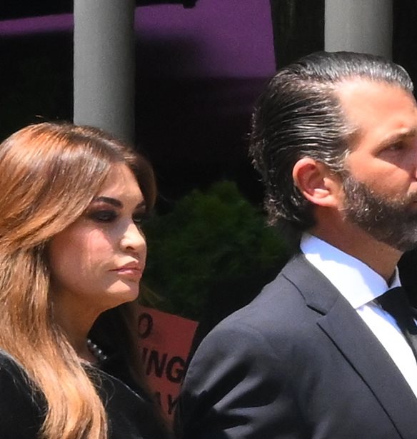 Donald Trump Jr. | &#x39F; &#x3C0;&#x3C1;&#x3CE;&#x3B7;&#x3BD; &#x3C3;&#x3CD;&#x3BD;&#x3C4;&#x3C1;&#x3BF;&#x3C6;&#x3BF;&#x3C2; &#x3C4;&#x3B7;&#x3C2; Kimberly Guilfoyle &#x3AD;&#x3C7;&#x3B5;&#x3B9; &#x3BA;&#x3AC;&#x3C4;&#x3B9; &#x3BD;&#x3B1; &#x3C0;&#x3B5;&#x3B9; &#x3B3;&#x3B9;&#x3B1; &#x3C4;&#x3BF;&#x3BD; &#x3BD;&#x3AD;&#x3BF; &#x3C4;&#x3B7;&#x3C2; &#x3C1;&#x3CC;&#x3BB;&#x3BF; &#x3C9;&#x3C2; &#x3C0;&#x3C1;&#x3AD;&#x3C3;&#x3B2;&#x3B5;&#x3B9;&#x3C1;&#x3B1; &#x3C4;&#x3C9;&#x3BD; &#x397;.&#x3A0;.&#x391;. &#x3C3;&#x3C4;&#x3B7;&#x3BD; &#x395;&#x3BB;&#x3BB;&#x3AC;&#x3B4;&#x3B1;