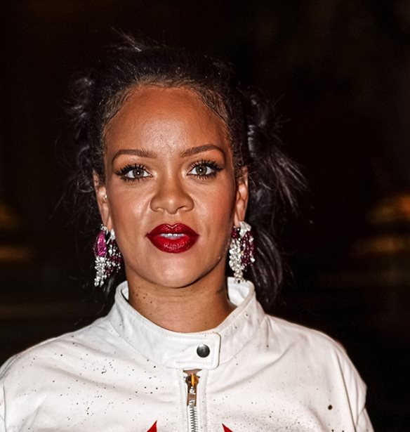 Rihanna | &#x388;&#x3B3;&#x3B9;&#x3BD;&#x3B5; &#x3BC;&#x3B7;&#x3C4;&#x3AD;&#x3C1;&#x3B1; &#x3B3;&#x3B9;&#x3B1; &#x3B4;&#x3B5;&#x3CD;&#x3C4;&#x3B5;&#x3C1;&#x3B7; &#x3C6;&#x3BF;&#x3C1;&#x3AC;