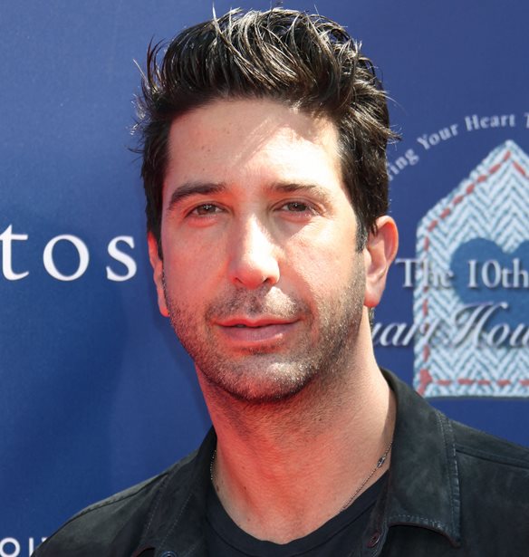 &#x39C;&#x3AD;&#x3C3;&#x3B1; &#x3C3;&#x3C4;&#x3BF;&#x3BD; &#x391;&#x3CD;&#x3B3;&#x3BF;&#x3C5;&#x3C3;&#x3C4;&#x3BF; &#x3BC;&#x3C0;&#x3BF;&#x3C1;&#x3B5;&#x3AF; &#x3BD;&#x3B1; &#x3BE;&#x3B5;&#x3BA;&#x3B9;&#x3BD;&#x3AE;&#x3C3;&#x3BF;&#x3C5;&#x3BD; &#x3C4;&#x3B1; &#x3B3;&#x3C5;&#x3C1;&#x3AF;&#x3C3;&#x3BC;&#x3B1;&#x3C4;&#x3B1; &#x3C4;&#x3C9;&#x3BD; Friends, &#x3BB;&#x3AD;&#x3B5;&#x3B9; &#x3BF; David Schwimmer