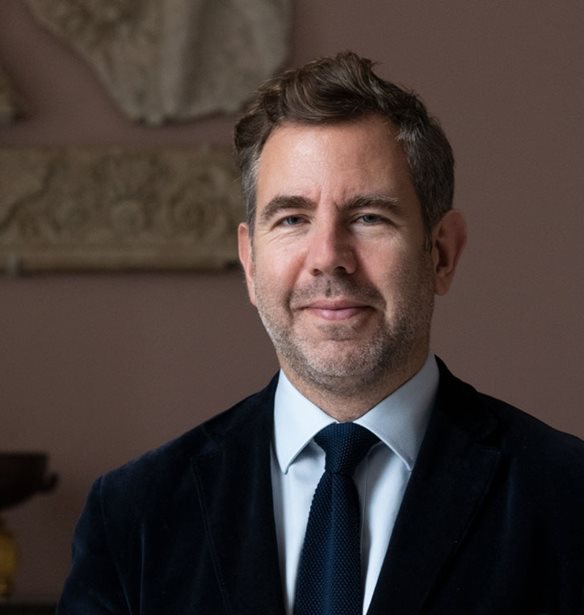 Olivier Gabet | &#x39F; curator &#x3C4;&#x3B7;&#x3C2; &#x3C0;&#x3C1;&#x3CE;&#x3C4;&#x3B7;&#x3C2; &#x3AD;&#x3BA;&#x3B8;&#x3B5;&#x3C3;&#x3B7;&#x3C2; &#x3BC;&#x3CC;&#x3B4;&#x3B1;&#x3C2; &#x3C3;&#x3C4;&#x3BF; &#x39C;&#x3BF;&#x3C5;&#x3C3;&#x3B5;&#x3AF;&#x3BF; &#x3C4;&#x3BF;&#x3C5; &#x39B;&#x3BF;&#x3CD;&#x3B2;&#x3C1;&#x3BF;&#x3C5; &#x3BC;&#x3B9;&#x3BB;&#x3AC;&#x3B5;&#x3B9; &#x3B1;&#x3C0;&#x3BF;&#x3BA;&#x3BB;&#x3B5;&#x3B9;&#x3C3;&#x3C4;&#x3B9;&#x3BA;&#x3AC; &#x3C3;&#x3C4;&#x3B7; Madame Figaro